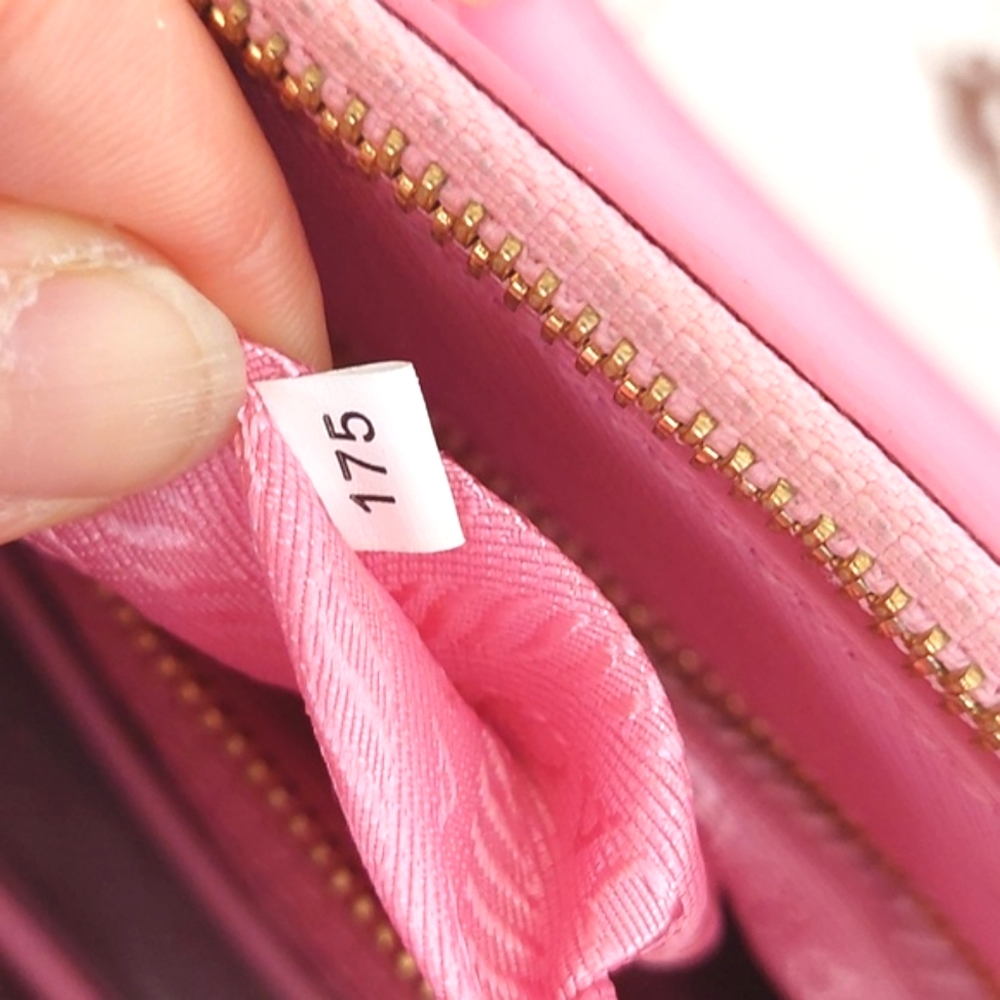 Prada pink Galleria Saffiano leather bag - Picture 15 of 17
